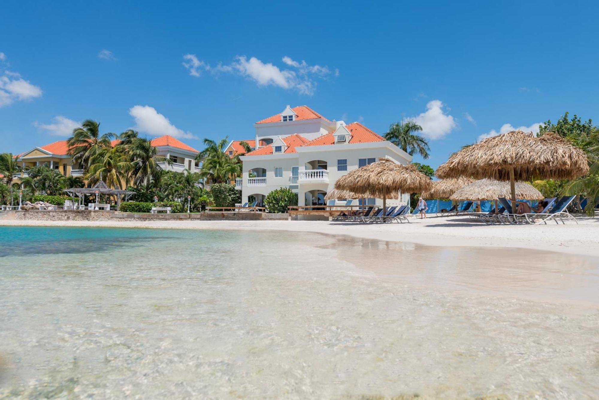 Royal Beachfront 3-Bedroom Apartment